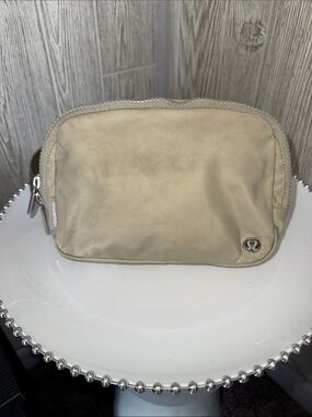 lululemon athletica Beltbag- 2L